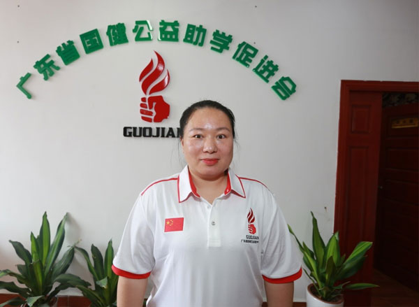 执行会长兼后勤主管：高灵芝